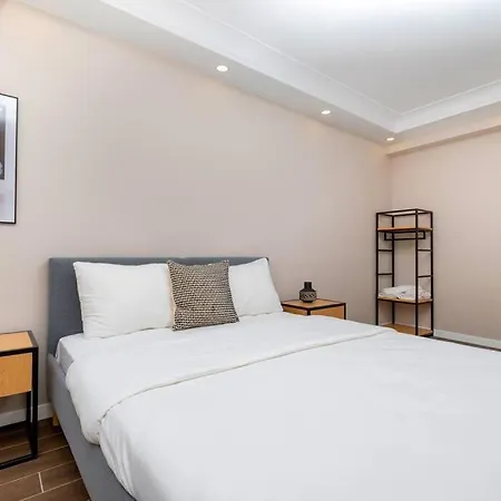 Bosphorus View In Superior Flat اسطنبول